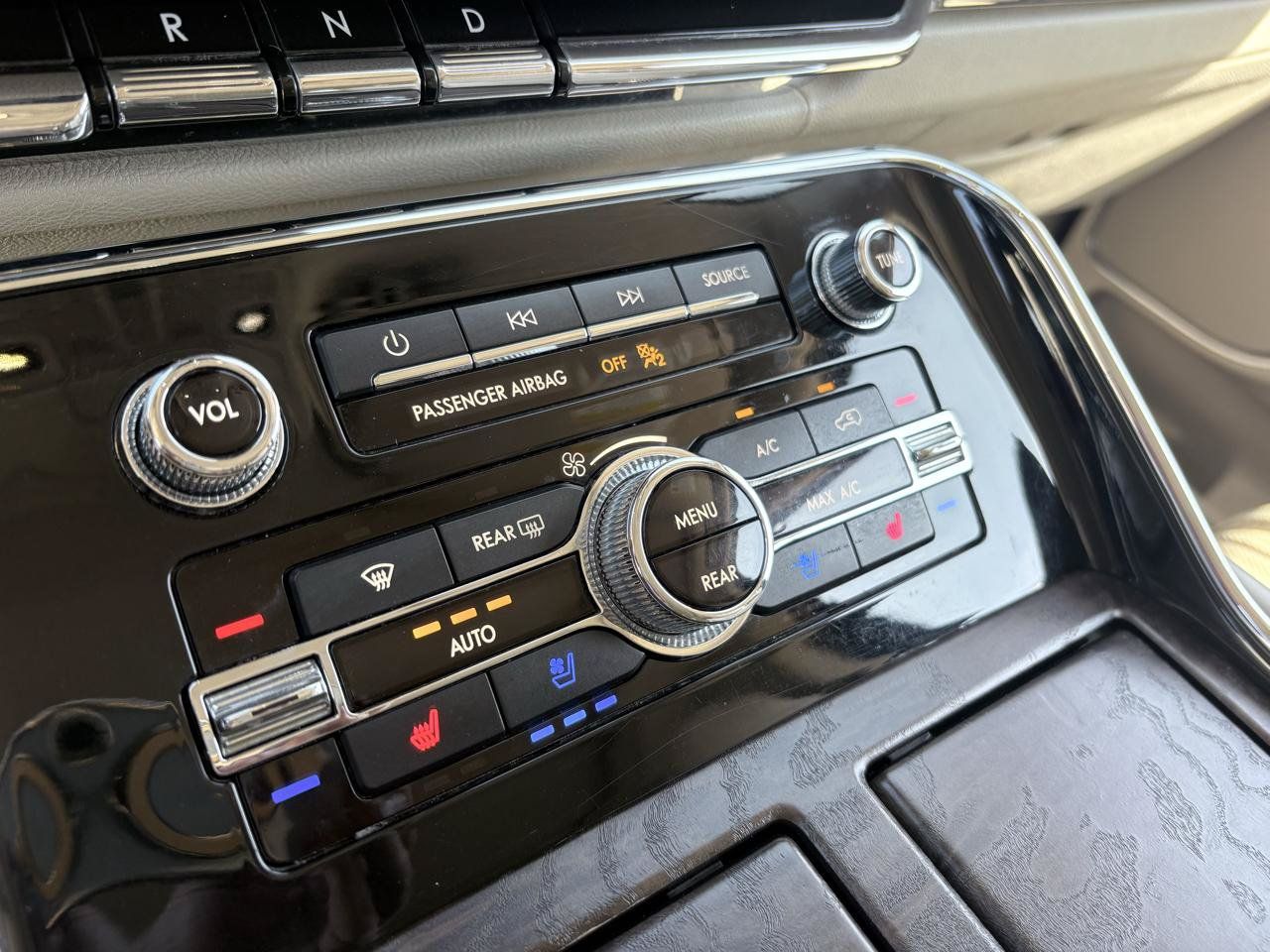 Used 2018 Lincoln Navigator Select w/ Technology Package RWD image 10