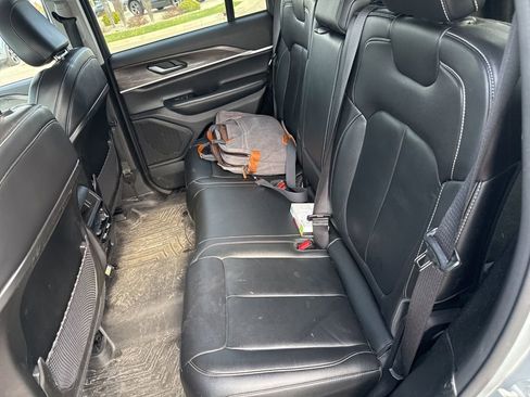 Used 2023 Jeep Grand Cherokee Limited w/ Trailer Tow Prep Group (B) image 4