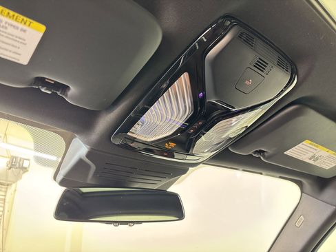 Used 2024 BMW X5 xDrive40i w/ Premium Package image 16