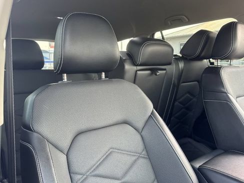 Used 2024 Volkswagen Atlas SE FWD image 29
