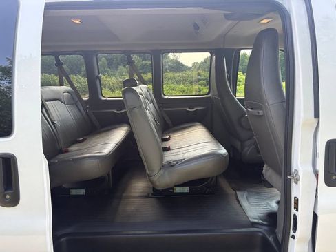 Used 2023 Chevrolet Express 3500 LS RWD image 37