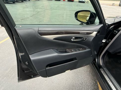 Used 2014 Lexus LS 460 AWD image 13