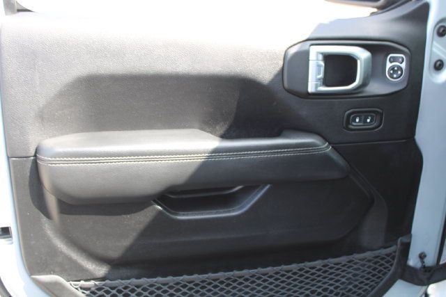 Used 2023 Jeep Wrangler Unlimited Sahara w/ Cold Weather Group AWD/4WD image 14