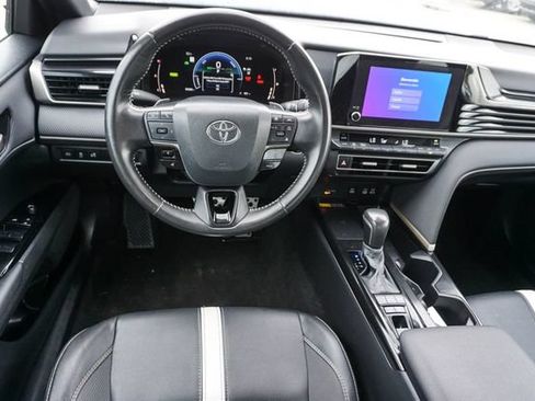 Used 2025 Toyota Camry SE FWD image 14