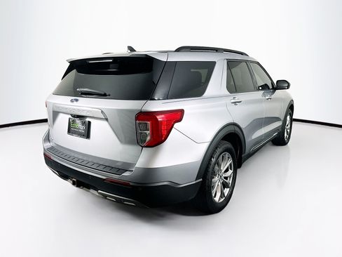 Used 2022 Ford Explorer XLT w/ Equipment Group 202A AWD/4WD image 9
