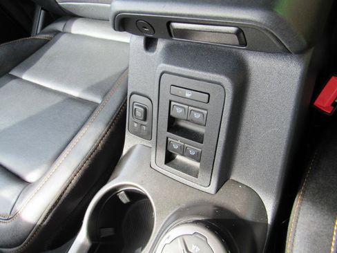 Used 2023 Ford Bronco Badlands image 28