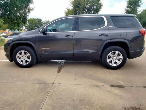 Used 2019 GMC Acadia SLE image 8