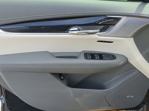 Certified 2023 Cadillac XT6 Premium Luxury AWD/4WD image 11