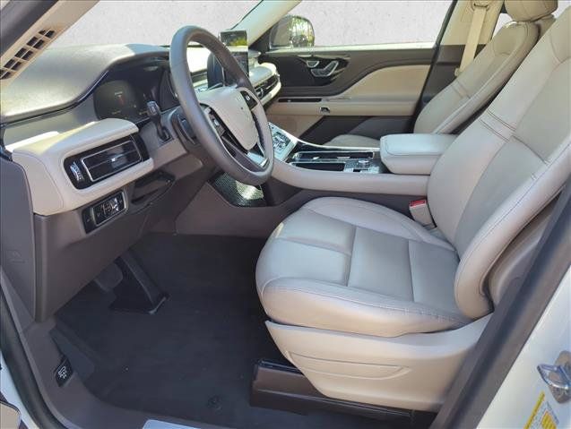 Used 2024 Lincoln Aviator 2WD w/ Premium Package image 15