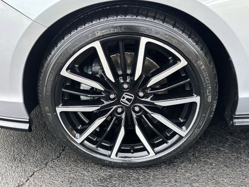Used 2025 Honda Accord Touring image 13
