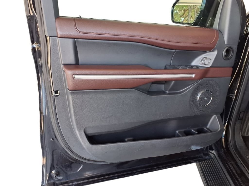 Used 2024 Ford Expedition Max Limited RWD image 16