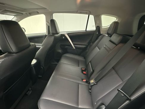 Used 2018 Toyota RAV4 Limited w/ Carpet Mat Package image 10