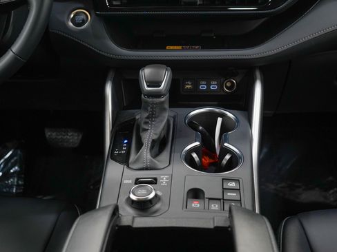 Certified 2026 Toyota Highlander XSE AWD/4WD image 16