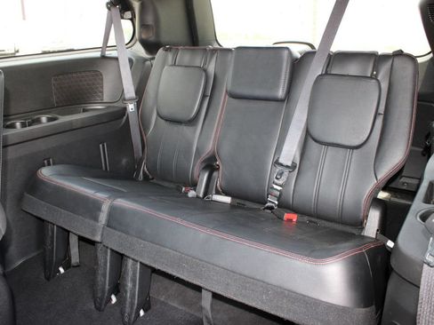 Used 2019 Dodge Grand Caravan GT FWD image 7