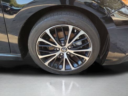 Used 2018 Toyota Camry SE w/ Convenience Package FWD image 29