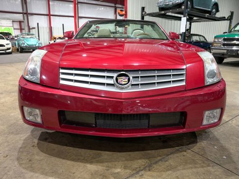 Used 2005 Cadillac XLR RWD image 13