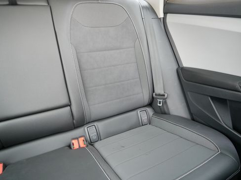Used 2023 Volkswagen Taos SE w/ Panoramic Sunroof Package AWD/4WD image 14