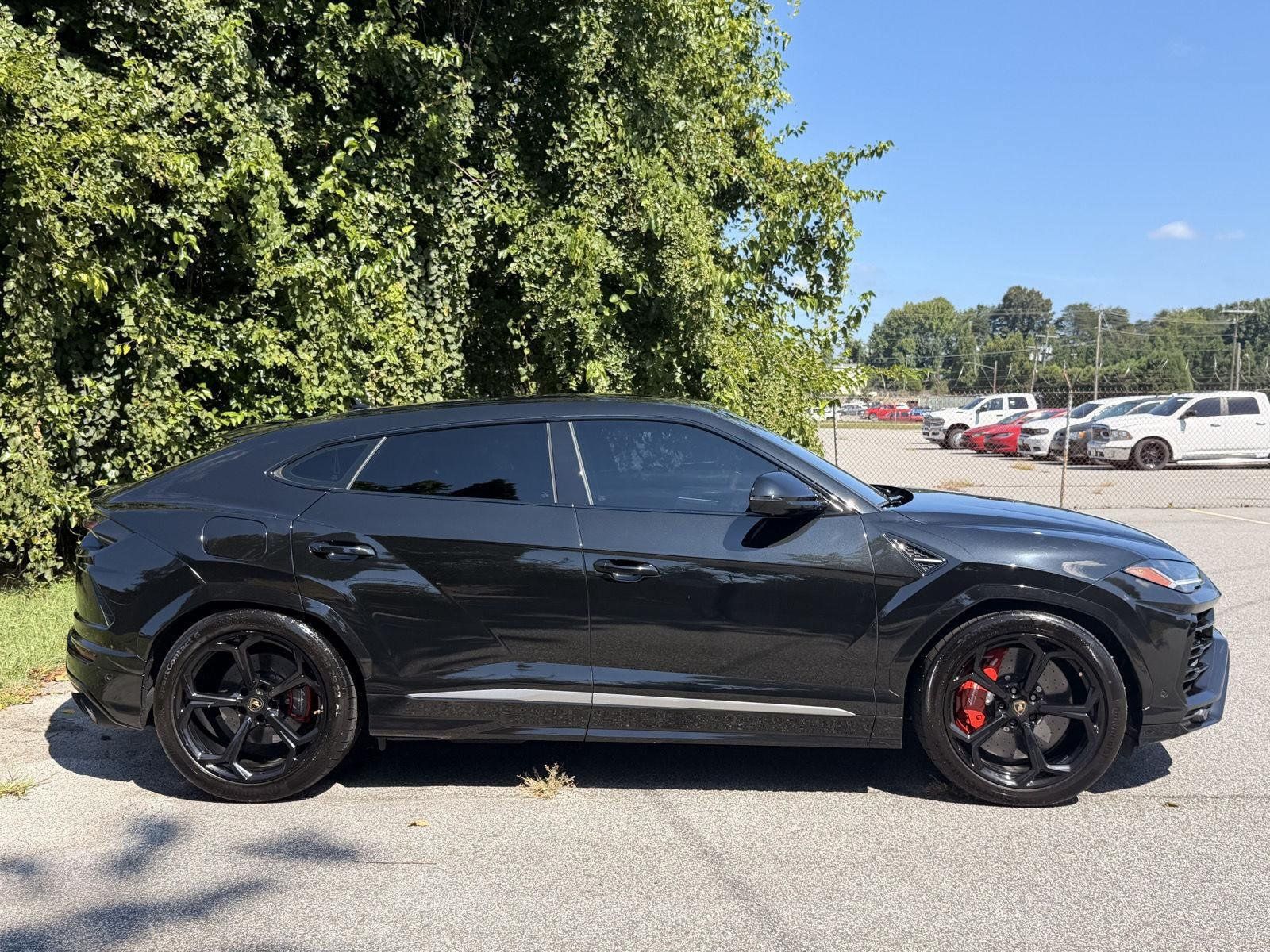 Used 2020 Lamborghini Urus AWD/4WD image 37