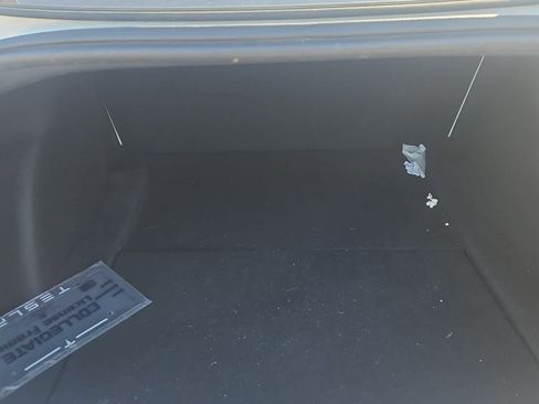 Used 2023 Tesla Model 3 Standard Range image 9