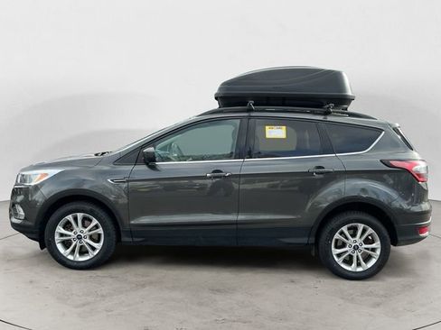 Used 2018 Ford Escape SE w/ SE Sync 3 Package AWD/4WD image 2