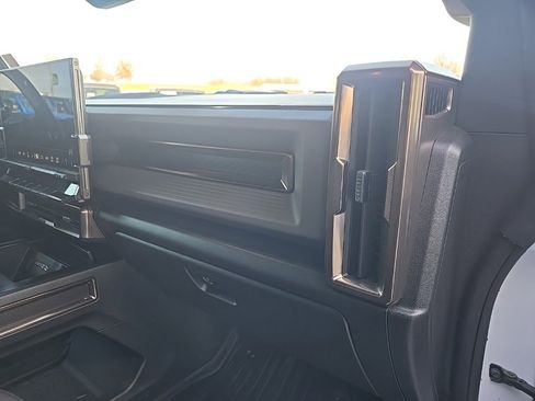 Used 2025 GMC Hummer EV 3X image 85