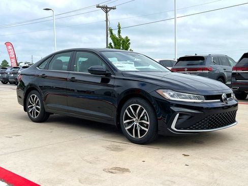 New 2025 Volkswagen Jetta SE image 6