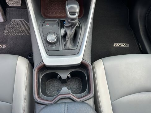 Used 2019 Toyota RAV4 Limited image 33