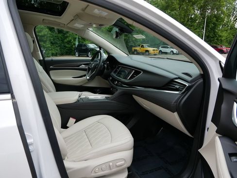 Used 2024 Buick Enclave Avenir w/ Avenir Technology Package AWD/4WD image 8