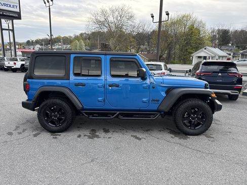 Used 2022 Jeep Wrangler Unlimited Sport image 2