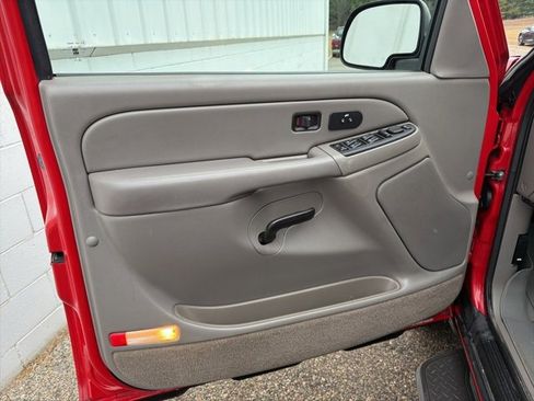 Used 2005 Chevrolet Avalanche LS image 22