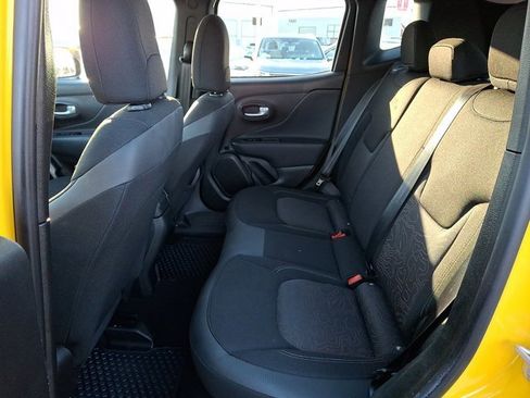 Certified 2023 Jeep Renegade Latitude image 12