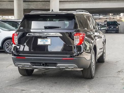 New 2024 Ford Explorer XLT w/ Equipment Group 202A image 6