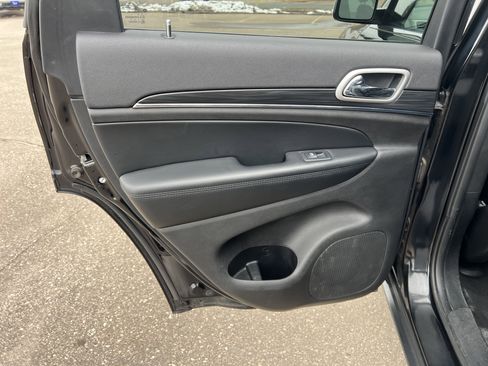 Used 2019 Jeep Grand Cherokee Limited w/ Trailer Tow Group IV image 13