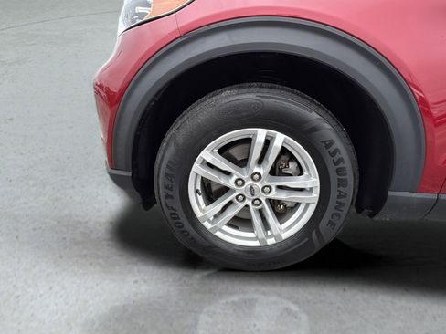 Used 2020 Ford Explorer XLT w/ Comfort Package image 17