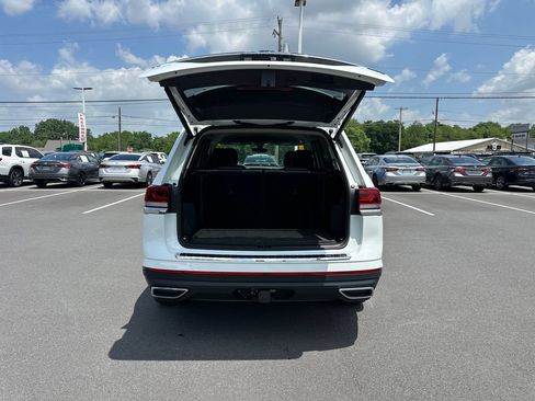 Used 2024 Volkswagen Atlas SE AWD/4WD image 11