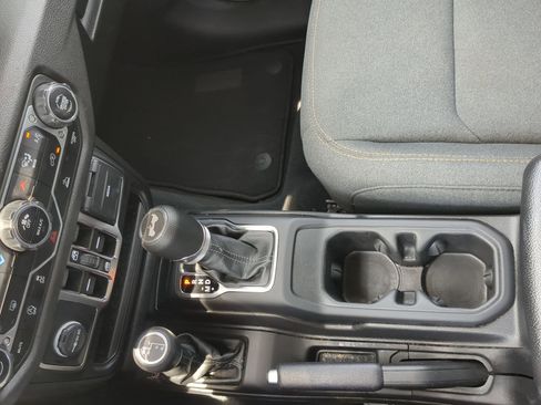 Used 2024 Jeep Wrangler Unlimited Sport AWD/4WD image 18