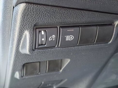 Certified 2023 Toyota Corolla Cross LE FWD image 12