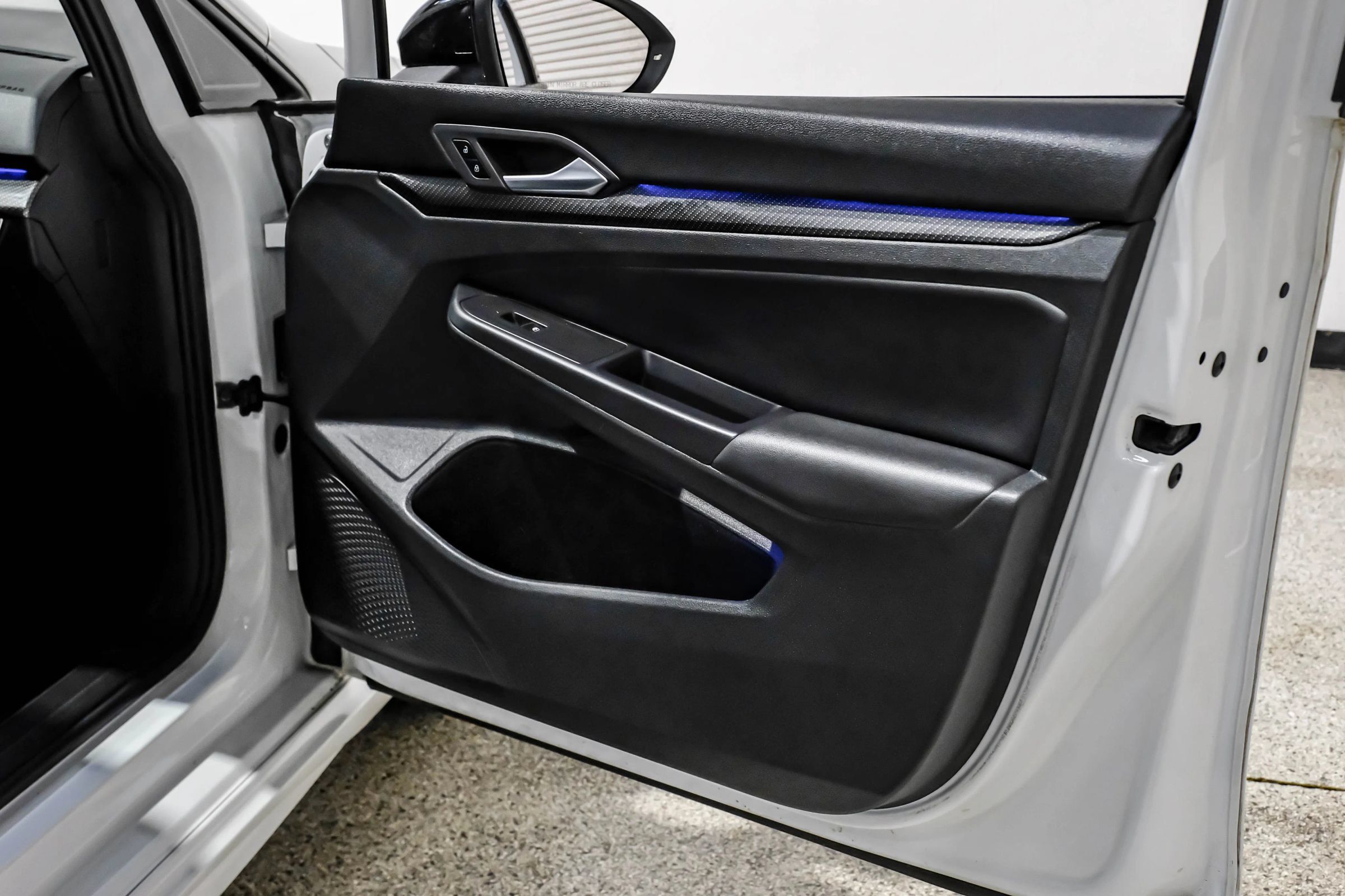 Used 2022 Volkswagen Golf R AWD/4WD image 64