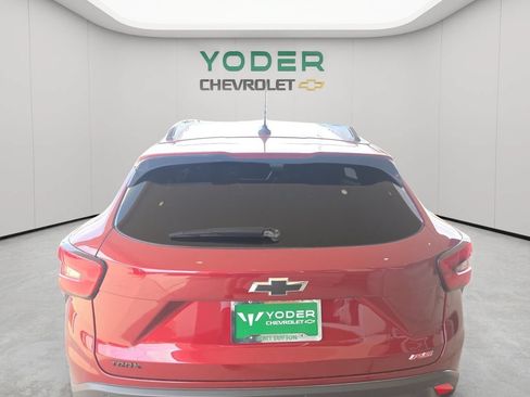 Used 2025 Chevrolet Trax RS w/ Driver Confidence Package FWD image 40