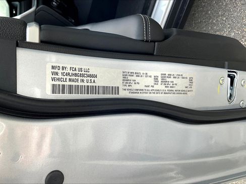 New 2025 Jeep Grand Cherokee Limited image 13