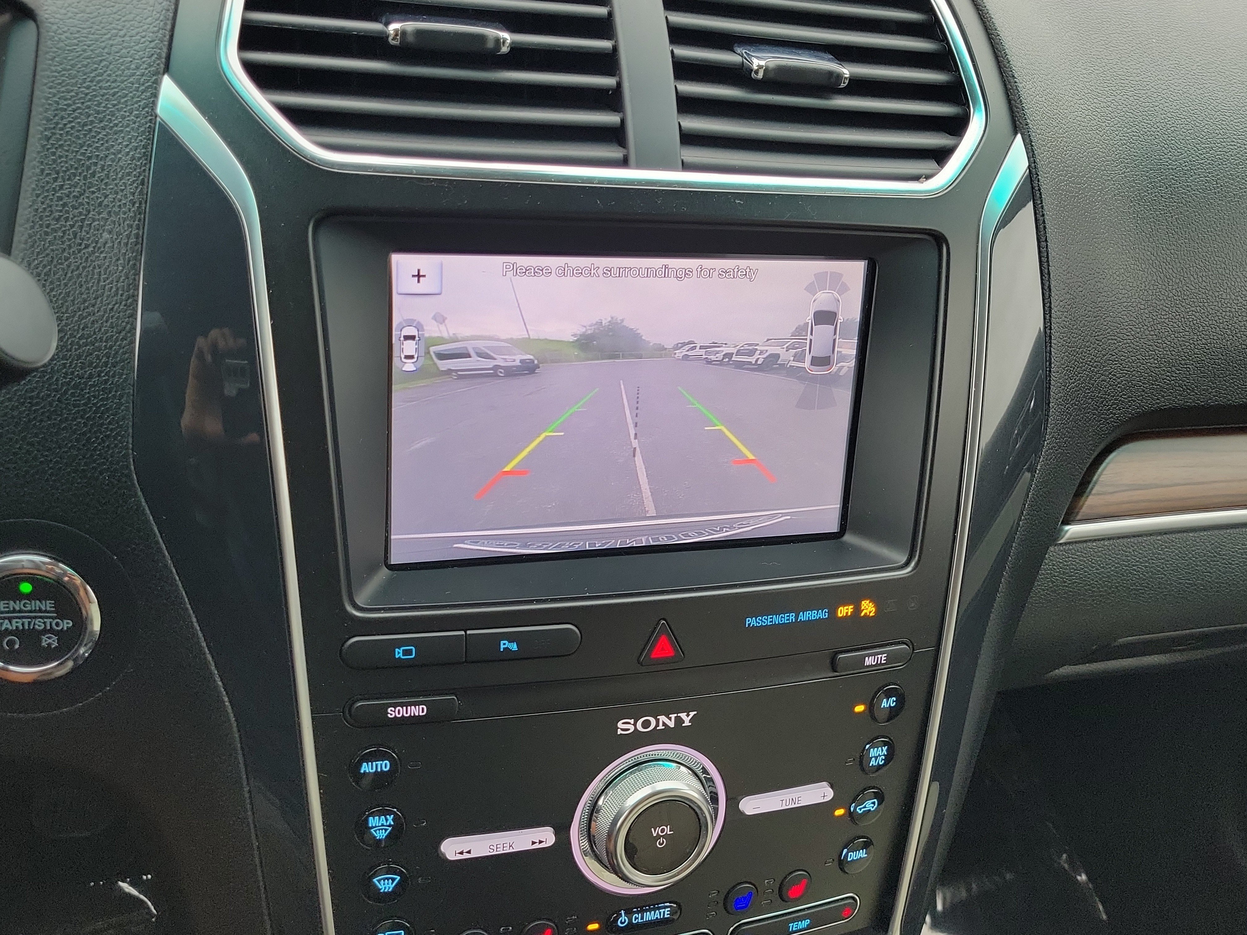 Used 2019 Ford Explorer Limited w/ Limited Luxury Package FWD image 27