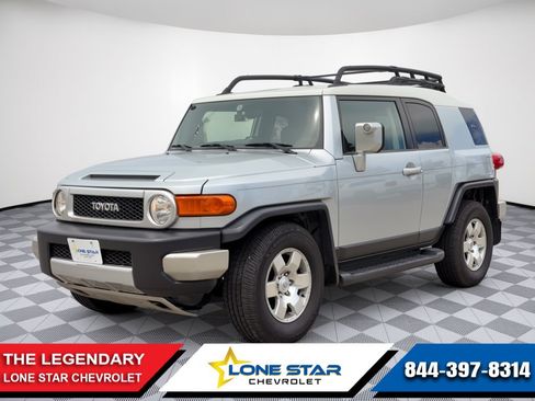 Used 2007 Toyota FJ Cruiser 2WD w/ Upgrade Pkg 2 image 1