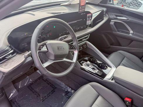 New 2025 Audi Q5 Premium image 12