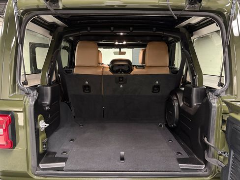 Used 2022 Jeep Wrangler Unlimited Sahara w/ LED Lighting Group image 13