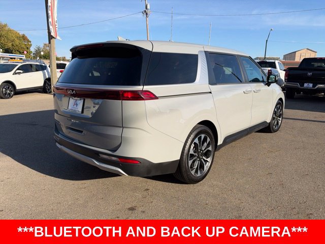 Used 2022 Kia Carnival EX FWD image 3