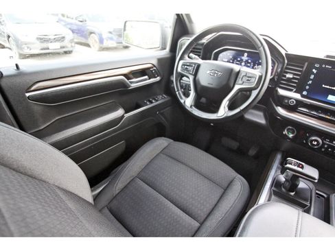 Used 2023 Chevrolet Silverado 1500 RST w/ Z71 Off-Road Package AWD/4WD image 8