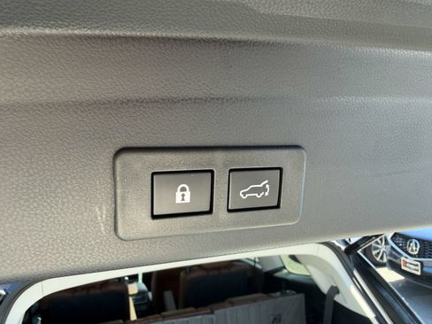 Used 2024 Subaru Ascent Touring AWD/4WD image 30