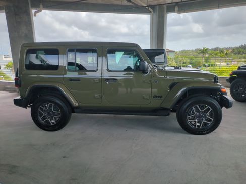 New 2026 Jeep Wrangler Sahara AWD/4WD image 4