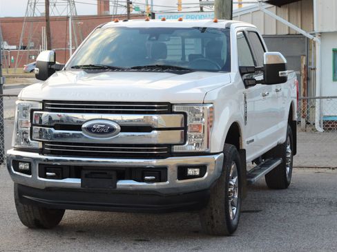 Used 2018 Ford F350 Lariat w/ Lariat Ultimate Package image 3