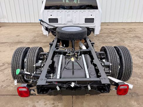 New 2026 Ford F550 4x4 Crew Cab Super Duty image 17